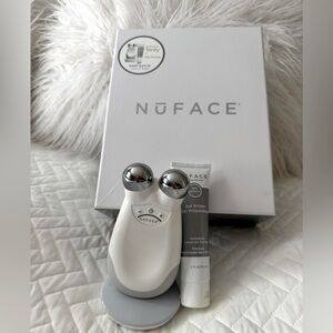 Nuface Trinity microcurrent unit. Excellent condition like new.